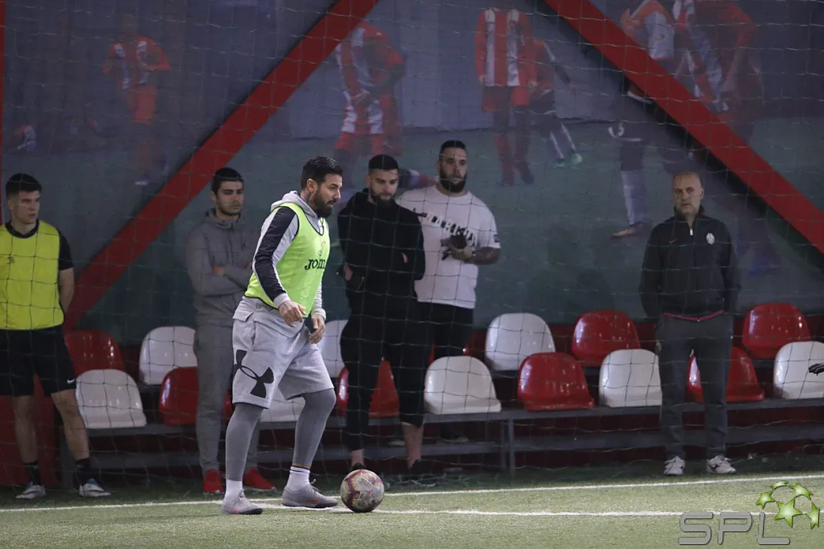 Благо и рапъра Играта се пуснаха в битките по минифутбол (ВИДЕО)