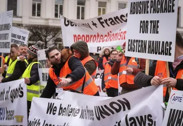 Жега в и пред Европарламента за "Мобилност"