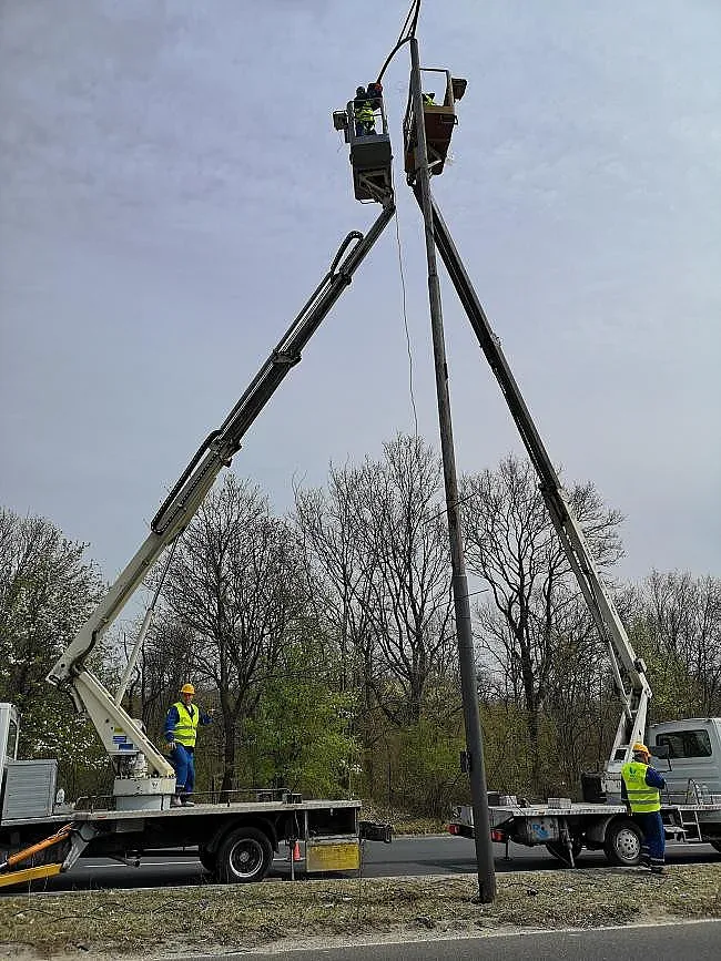 Монтират LED осветителни тела на входовете на Кърджали