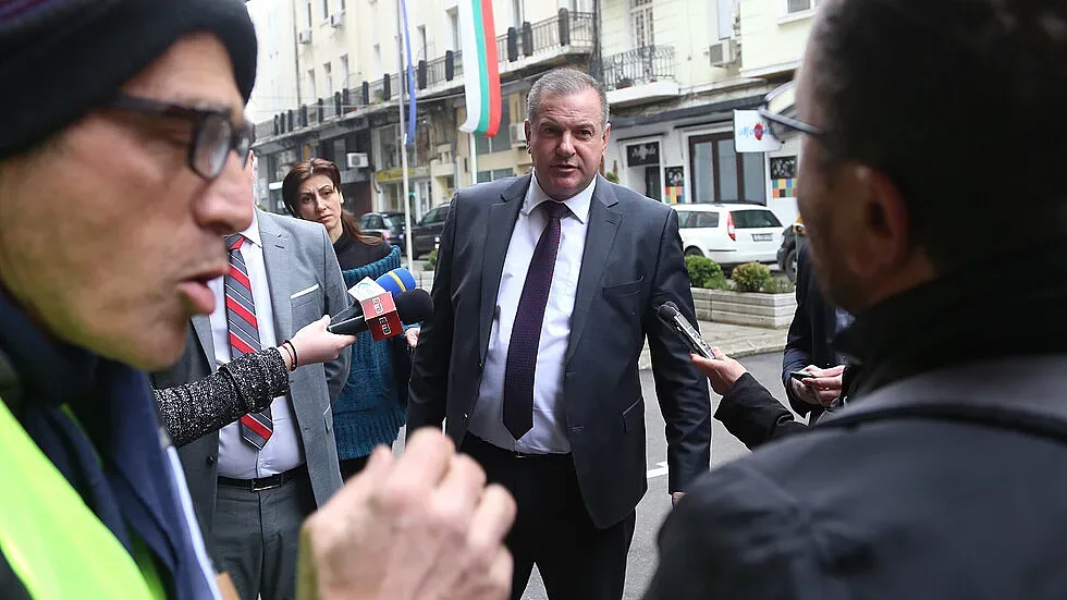 Апартаментгейт взе трета глава