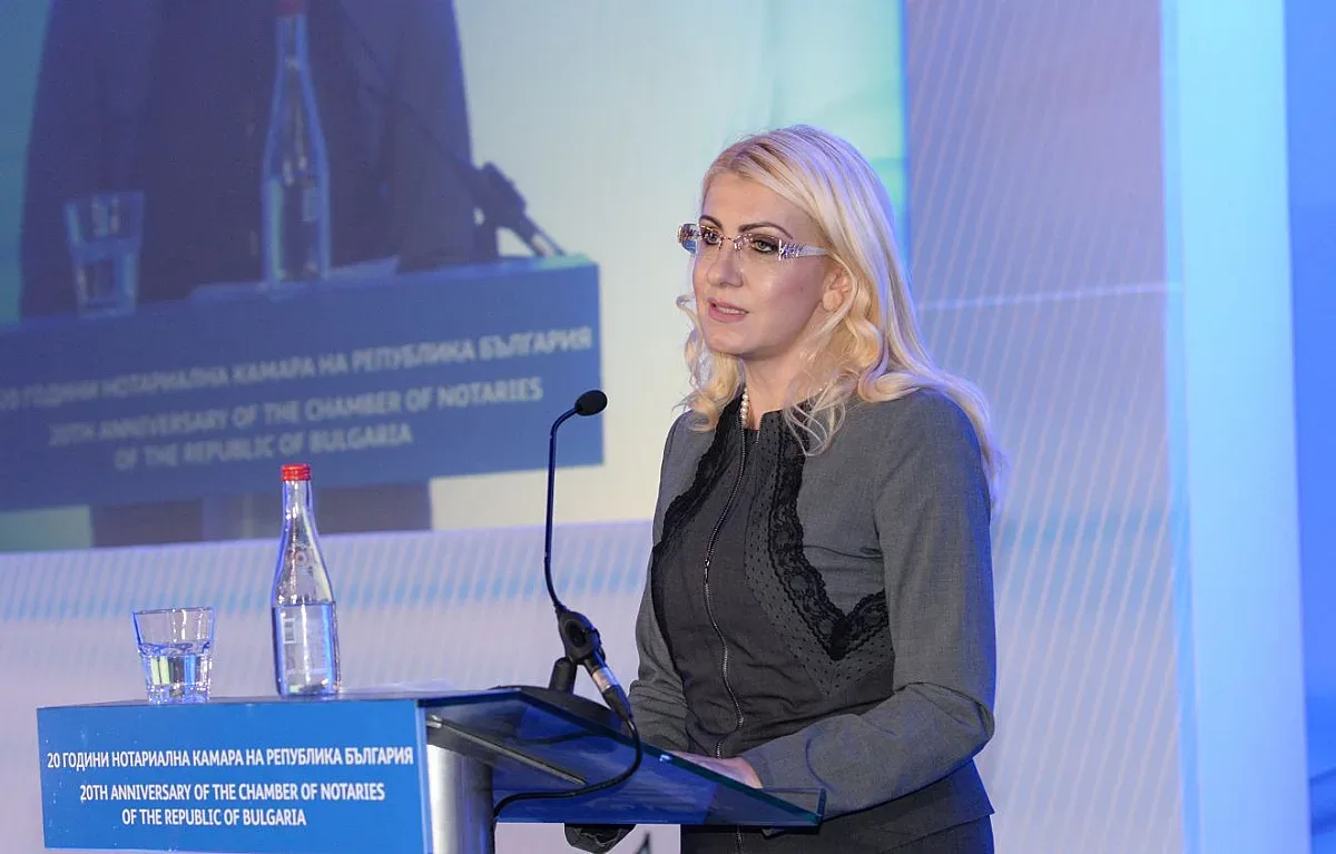 Ахладова временно министър на правосъдието