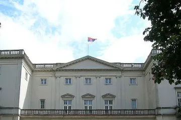 Драма в Сърбия: Депутат гледа порно в парламента