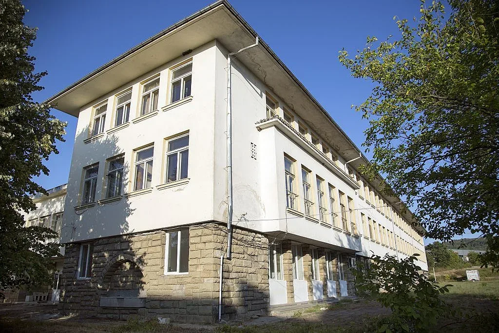 Незаконен колеж лъже фермери с евродипломи