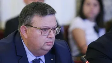 Проверяват сметките на Цветанов, Цачева, Рашидов и Колева