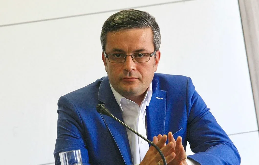 Биков защити Цветанов и Цачева за апартаментите