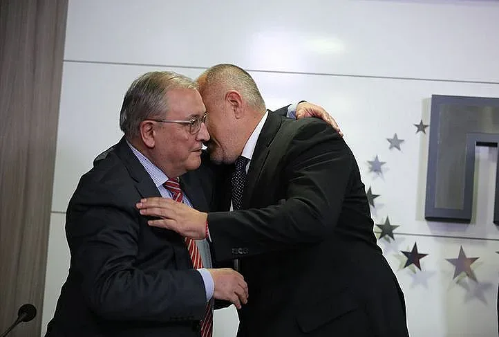 Владимир Кисьов: Тези от Фейсбук са „подлогите“!