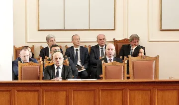 Петима министри отговарят на депутатски въпроси