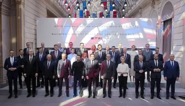Желязков с уникално предложение в Париж