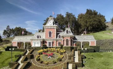 Разрушават имението на Майкъл Джексън?