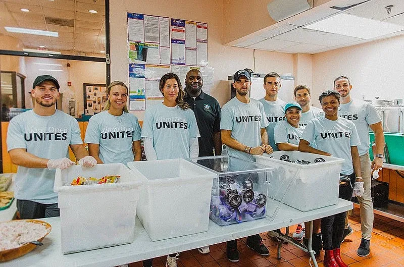 Гришо помогна на бездомни