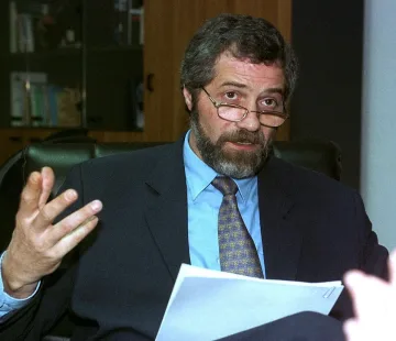 Отиде си министър, който не бе политик