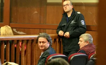 Бащата на Тита отива под домашен арест