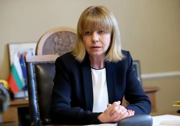 Фандъкова не прие мърляв ремонт на градинка