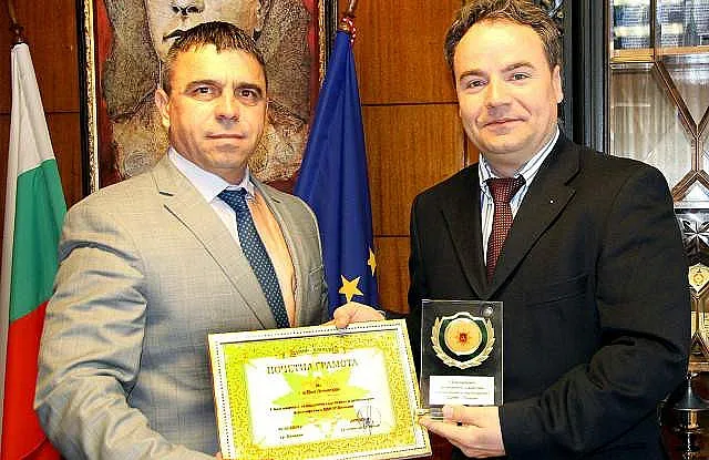 Съветник срещу корупцията с награди от полицията и военните