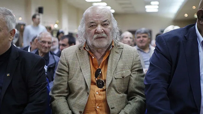 Колче за паркинг прати Боян Радев в "Пирогов"