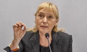 Нинова надви: Йончева ще води червената листа