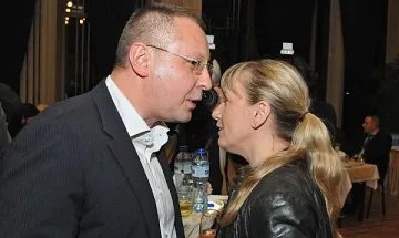 Станишев и Йончева заедно с мисия "Синя каска" в БСП