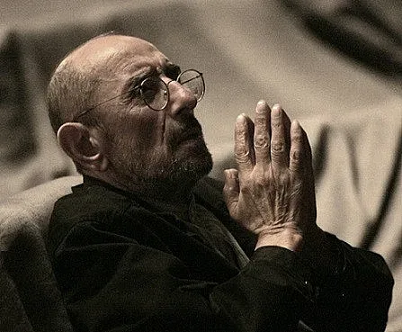 Коко Азарян: Театърът спасява от лудостта