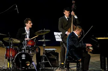 Ангел Заберски трио с нов албум