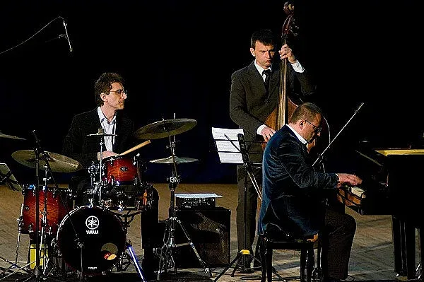 Ангел Заберски трио с нов албум