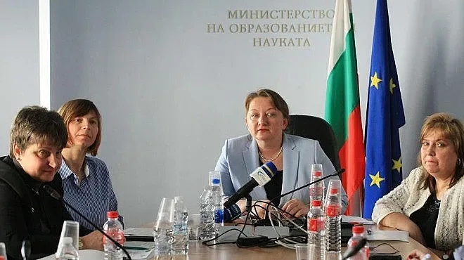 Почти 450 деца се върнали в училище от чужбина