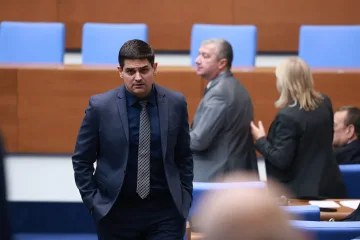 Радостин Василев се завърна като зам.-шеф на парламента