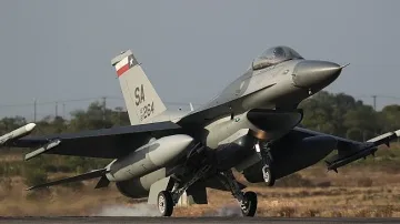 Преговорите за изтребителите приключват през лятото