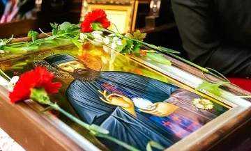 Чудотворните мощи на св. Ефрем Нови в Габрово и Търново