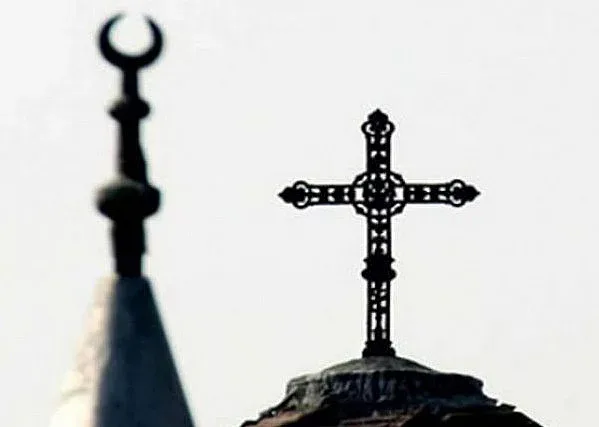 Партийни игри около ходжи и владици (ОБЗОР)