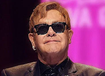 Елтън Джон ще издаде автобиография