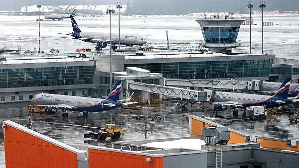 Служител на американското посолство с мина в куфара