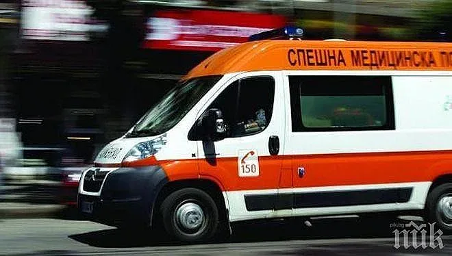 Хвърлят камъни по екип на Спешна помощ