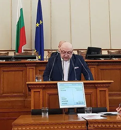 Кралев: Инвестирали сме над 63 млн в съоръжения за лека атлетика