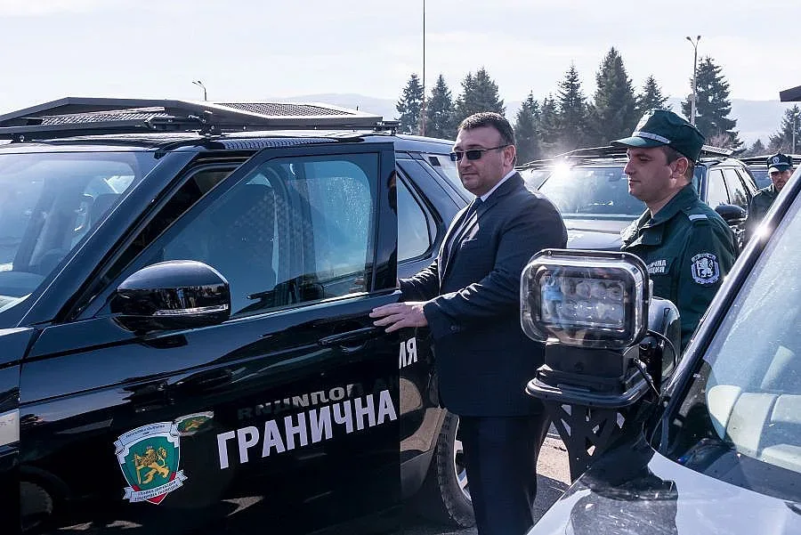 Граничарите ще карат нови бързи джипове