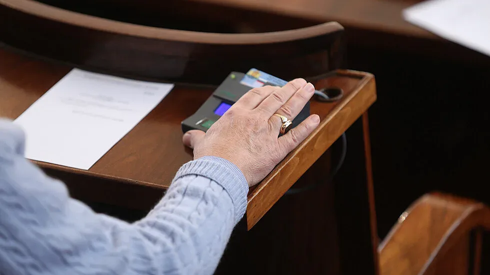 Държавата опрощава дълговете на вероизповеданията