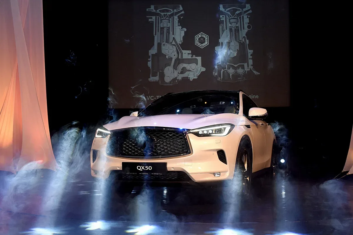 Волейболен национал представи новия INFINITI QX50