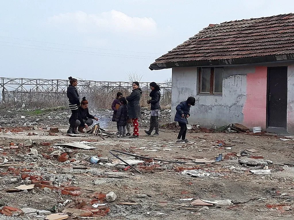 Нов протест заради ромските къщи във Войводиново