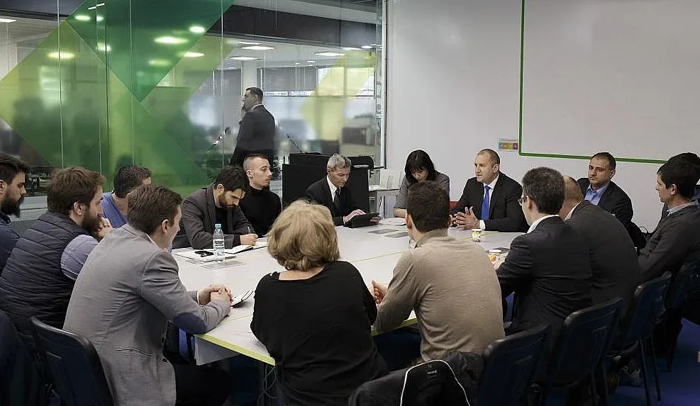 Президентът ще помага на високите технологии