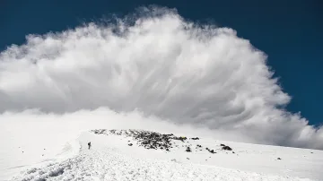 Зрелищна лавина в Източна Турция
