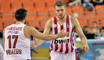 Везенков с голям мач в Евролигата (ВИДЕО)