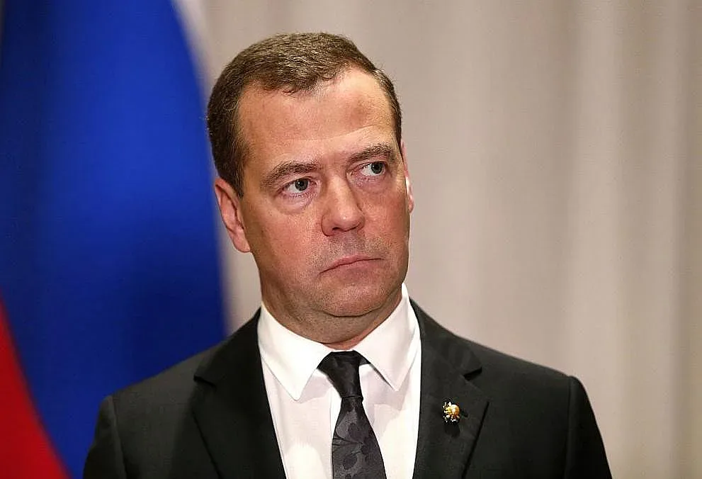 Медведев:Изтребители ще дойдат, важно е да имате газ и АЕЦ