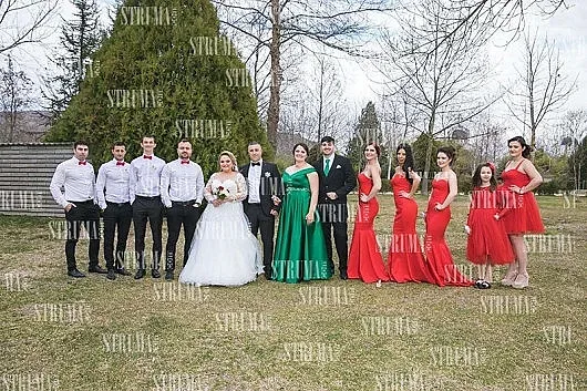 Сватба в цветовете на трикольора