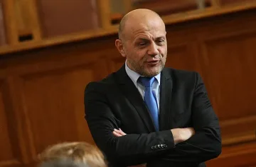 Чиновникът ще ни проверява за 3 дни и без документи