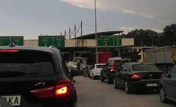 Камионите спират да се движат за 6 часа днес