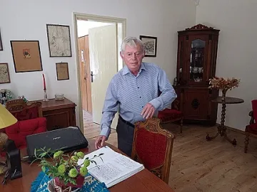 Никола Георгиев - творецът  в литературната наука