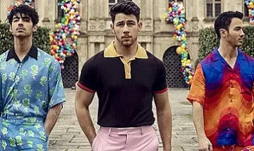 Джонас Брадърс се завърнаха