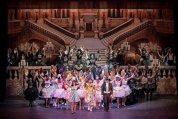 12 часа демонтират „Фантомът на операта”