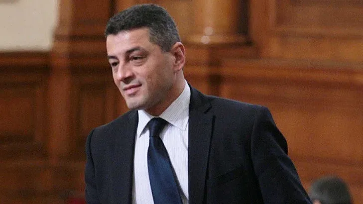 Топ социалист иска БСП обратно в парламента