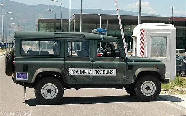 Задържаха грък, опитал да превози нелегален мигрант през "Кулата"