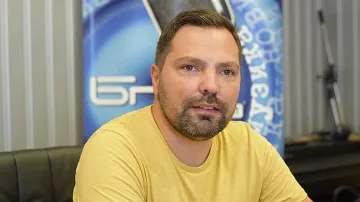 Всяка партия, която е променяла изборните  правила в 12 без 5...